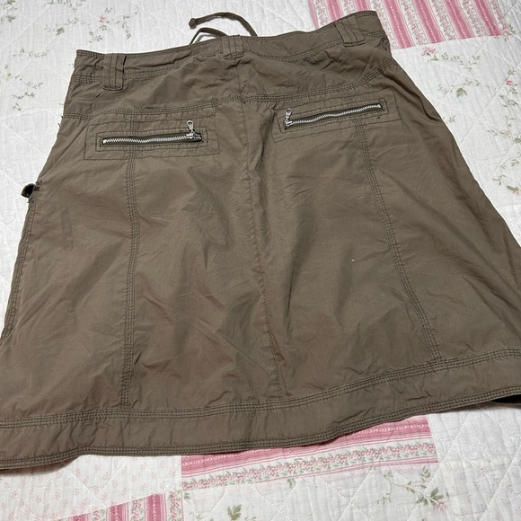 Part Two utility cargo style multiple pockets and zippers- new or like new - Picture 14 of 14